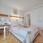 Ref 1908 - Cannes Croisette - Apartment For Rent